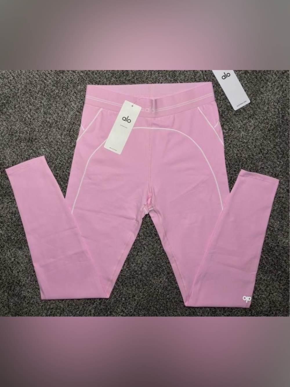 ALO Yoga Airbrush Heart Throb Pink Leggings with White Contrast Piping